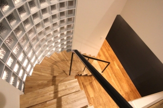 階段ヨコ.jpg